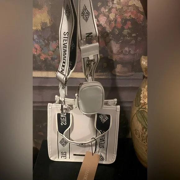 Steve Madden Convertible Patent Tote Bag Purse in Chalk - Picture 3 of 10